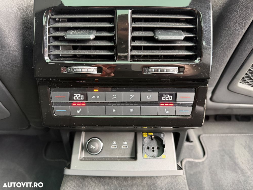 Volkswagen Touareg V6 TDI 4MOTION R-Line - 30