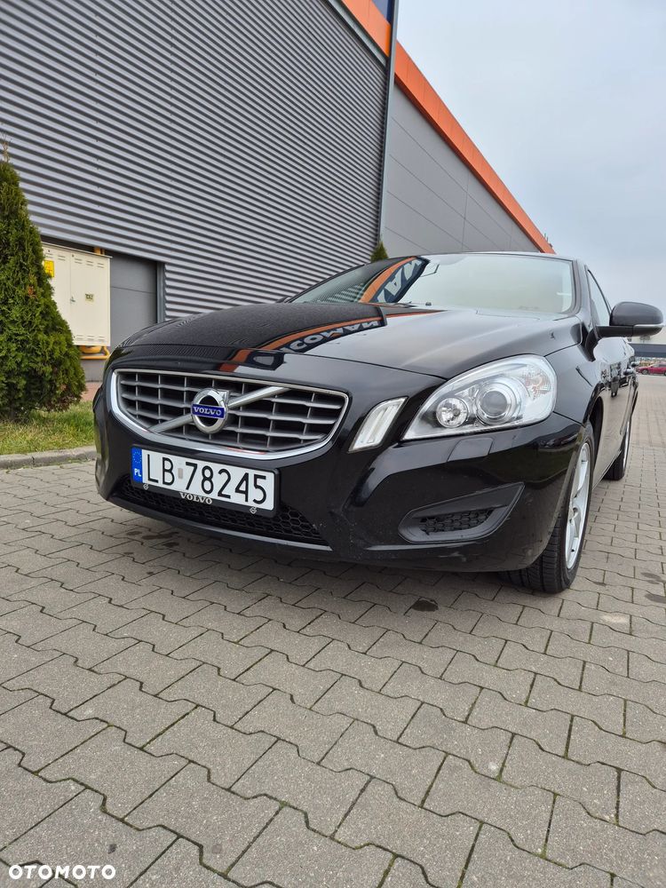 Volvo V60 D5 Momentum - 9