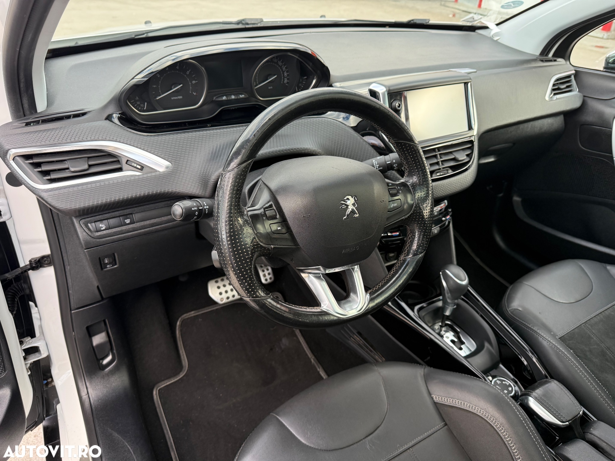 Peugeot 2008 1.2 PureTech Turbo EAT6 S&S GT-Line - 22