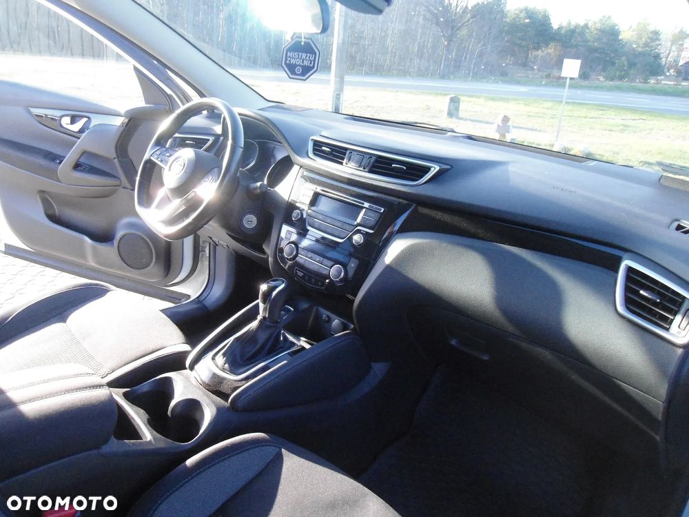 Nissan Qashqai 1.2 DIG-T N-Connecta Xtronic - 6