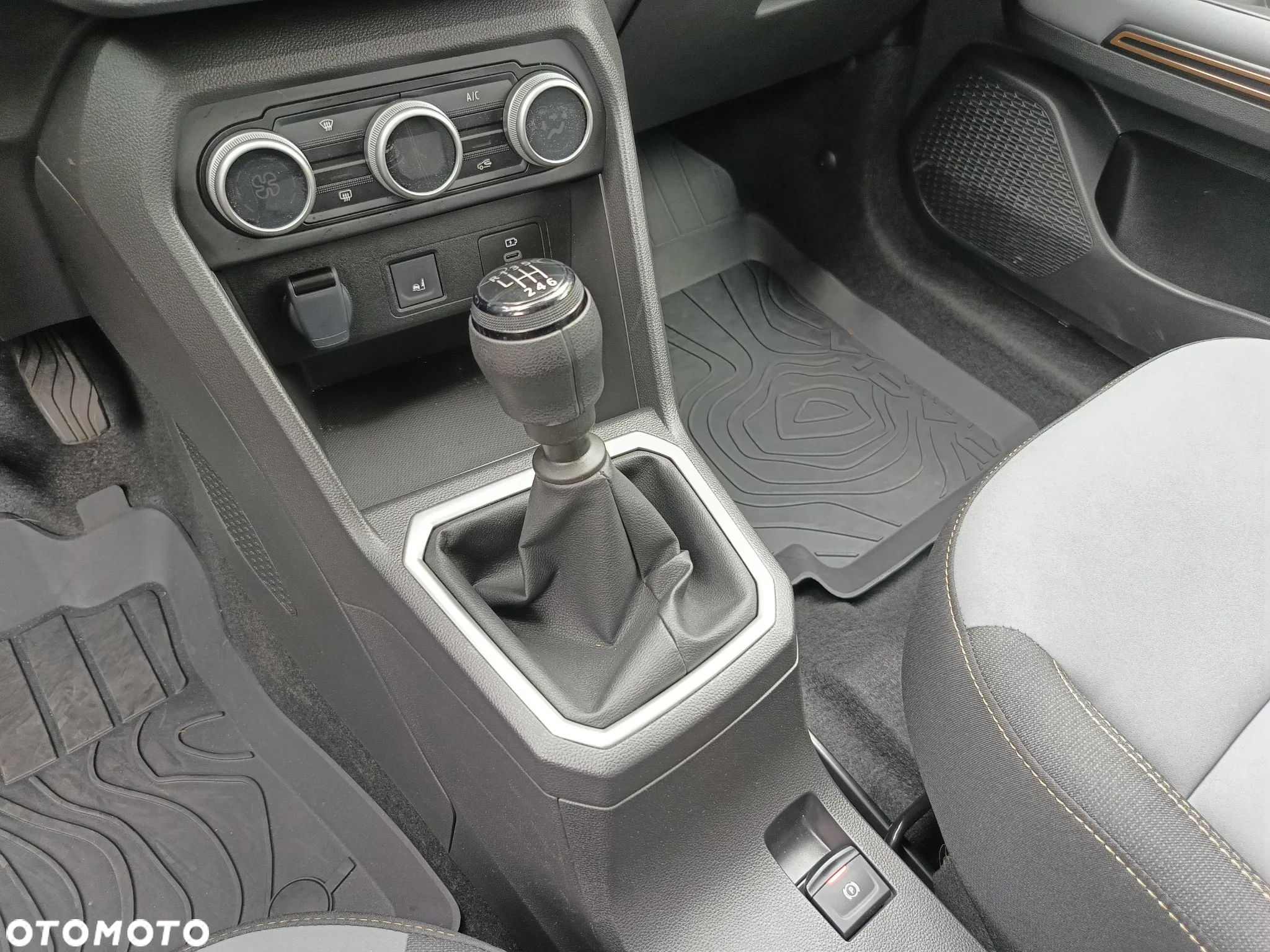 Dacia Jogger 1.0 TCe Extreme 7os - 15