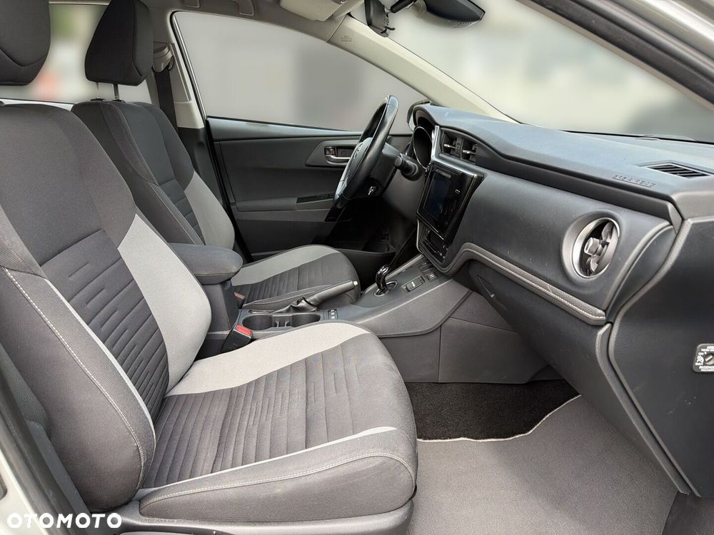 Toyota Auris - 10