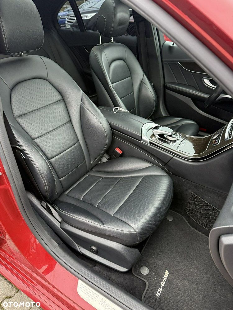 Mercedes-Benz Klasa C 300 7G-TRONIC AMG Line - 19
