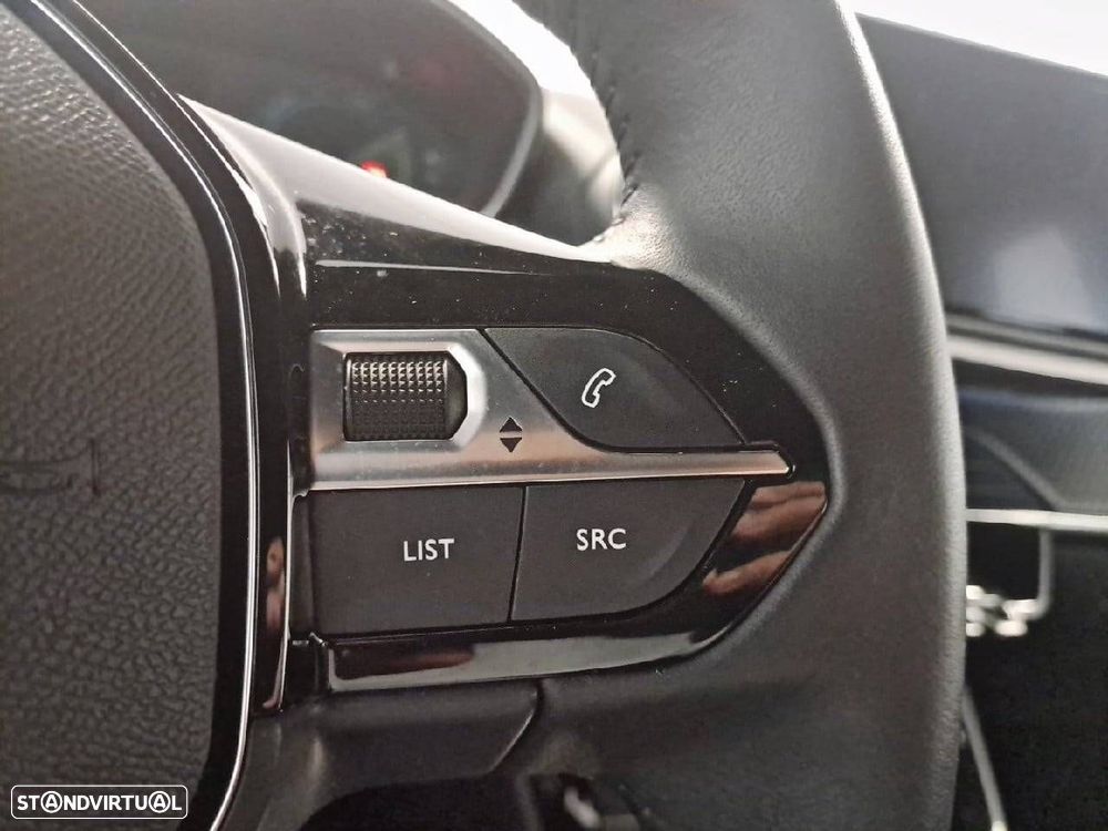 Peugeot e-2008 54 kWh Style - 17