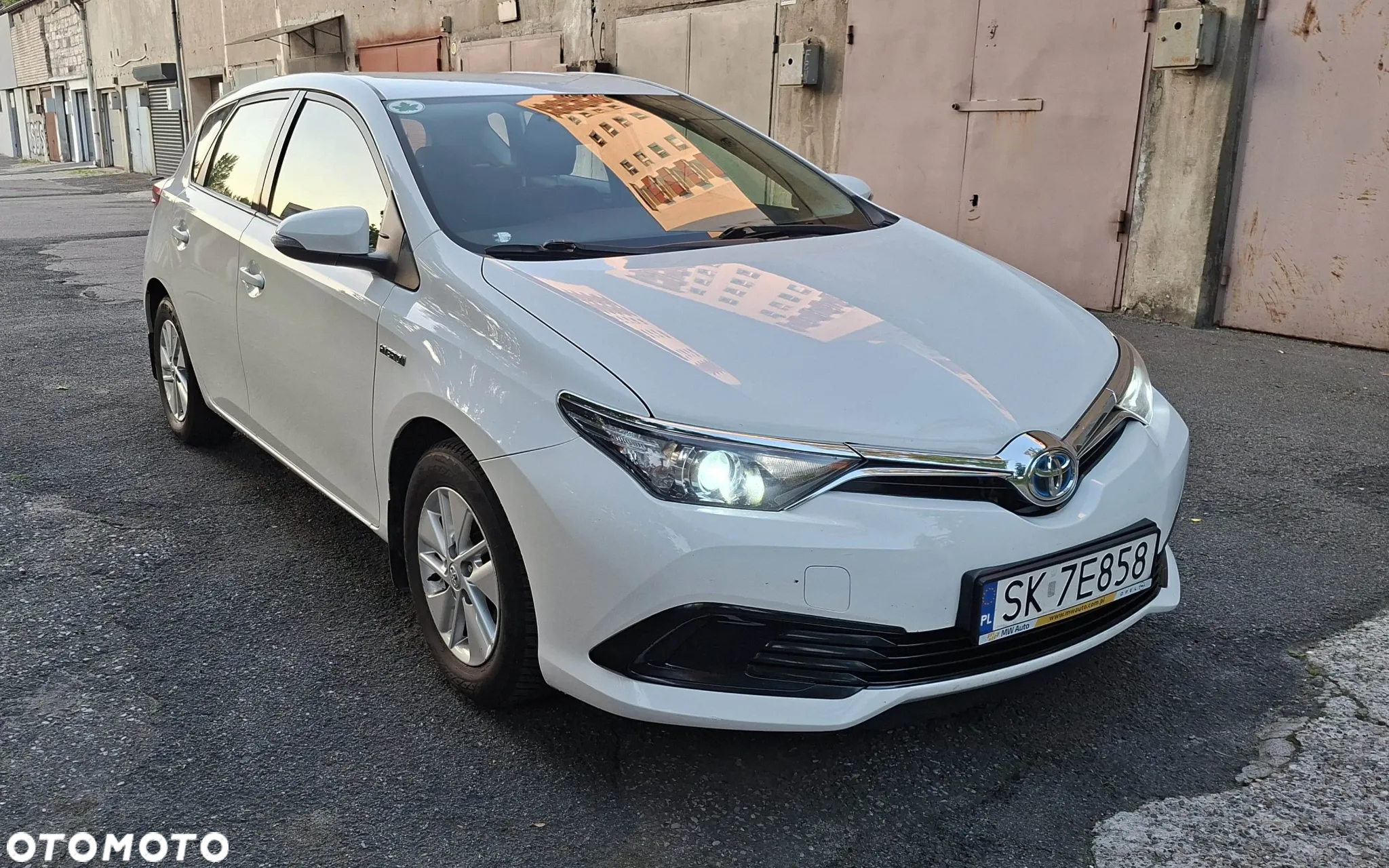 Toyota Auris Hybrid 135 Active - 14