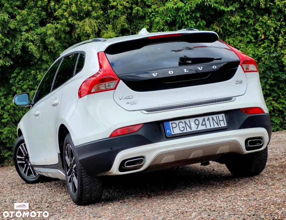 Volvo V40 Cross Country - 18