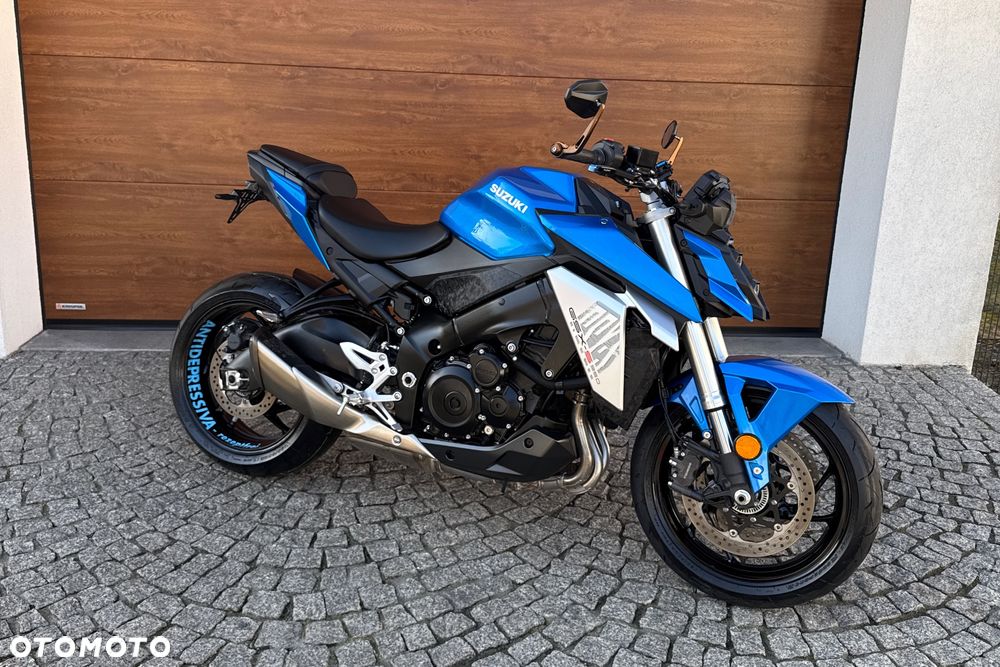 Suzuki GSX - 1