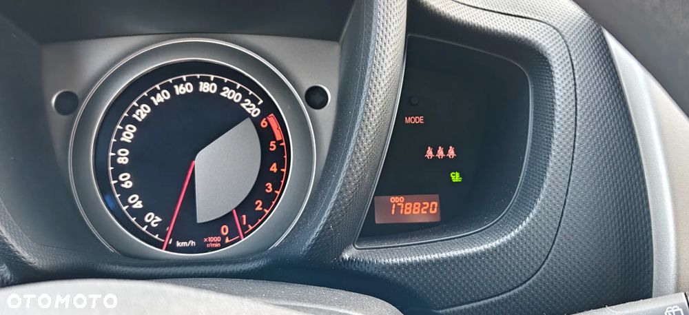 Toyota Urban Cruiser 1.4 D-4D 4x2 Town - 40