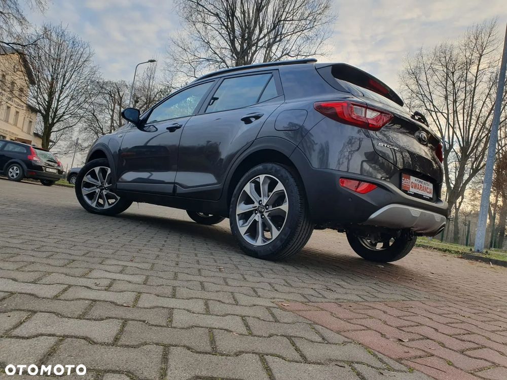 Kia Stonic 1.4 L - 6