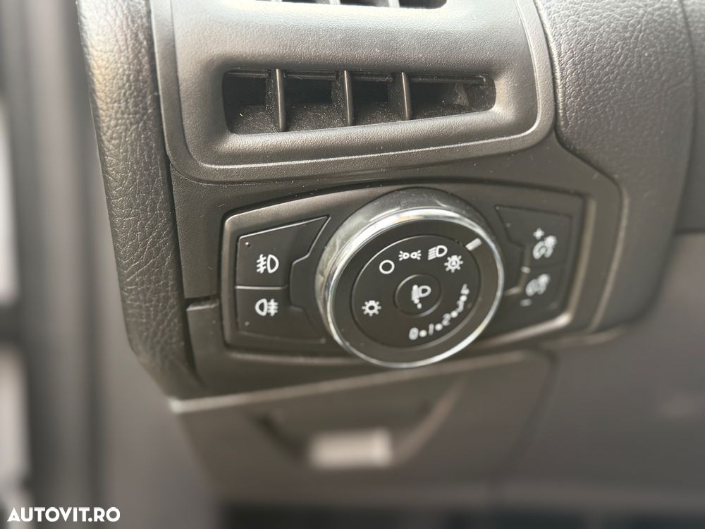 Ford Focus Turnier 1.6 TDCi ECOnetic 88g Start-Stopp-Sy Titanium - 11