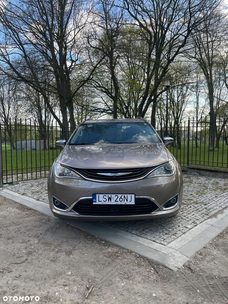 Chrysler Pacifica - 3