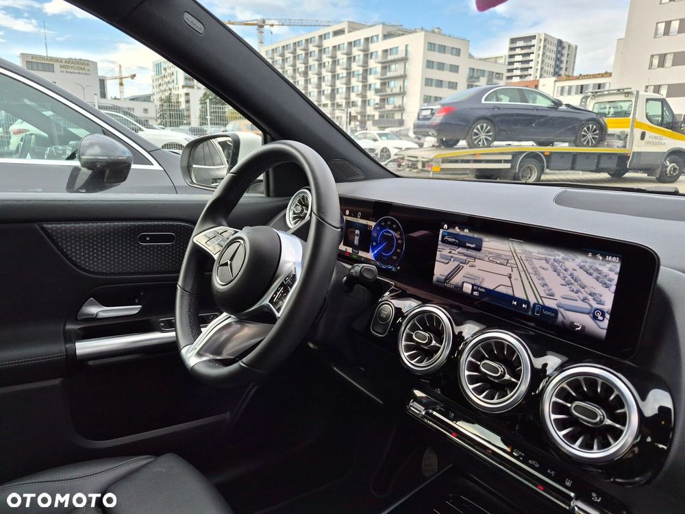 Mercedes-Benz EQA - 18