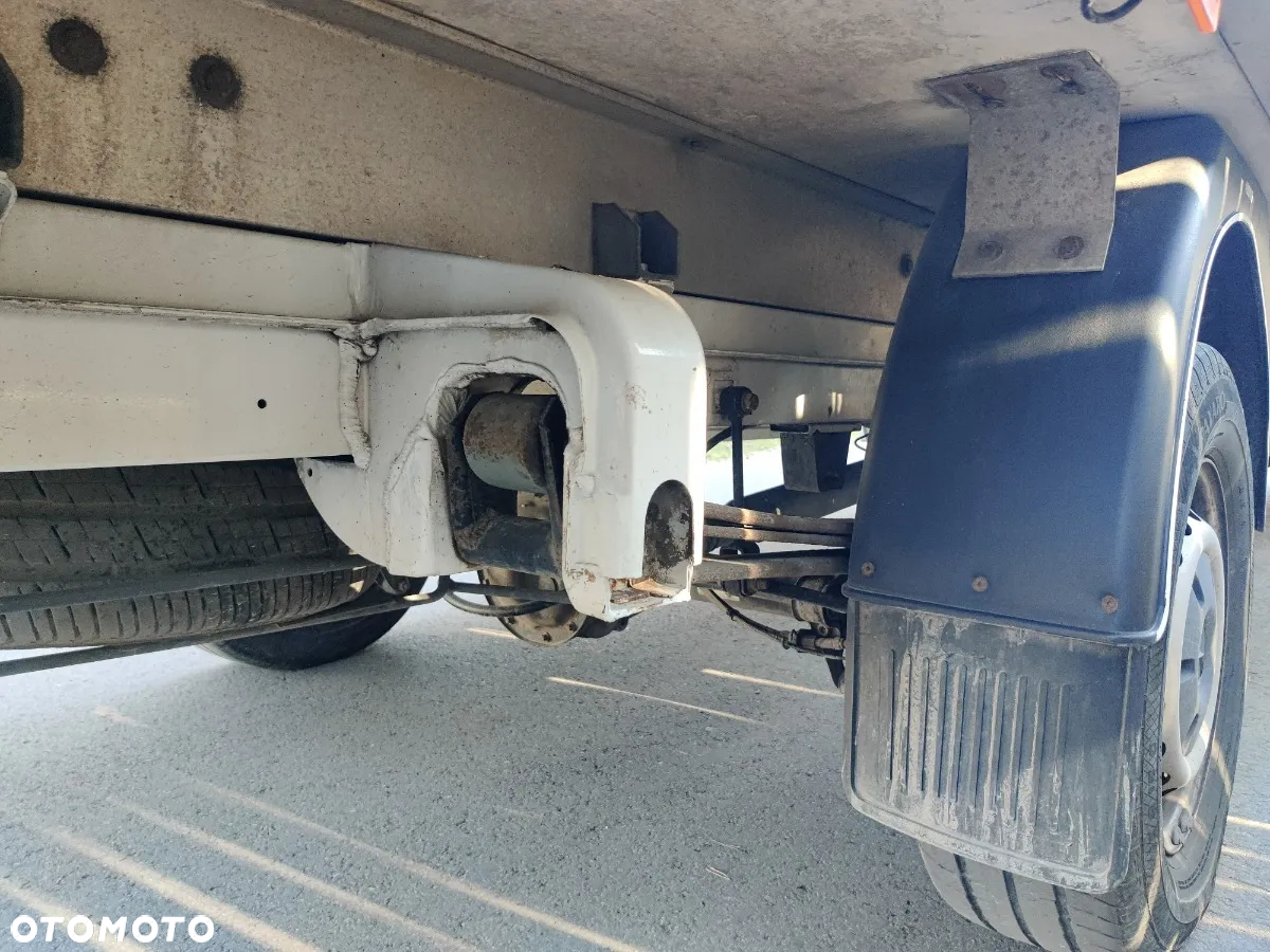 Mercedes-Benz Sprinter - 12