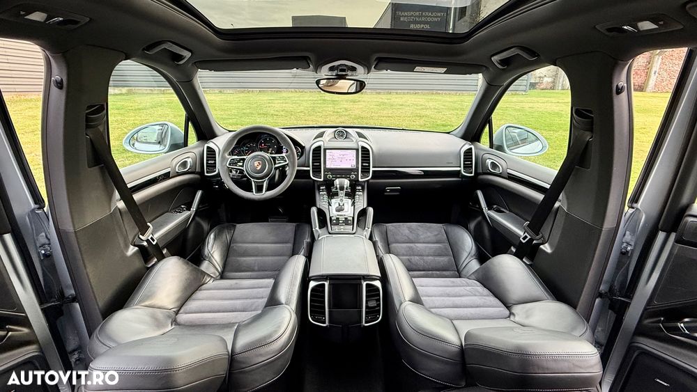 Porsche Cayenne Platinum Edition - 2