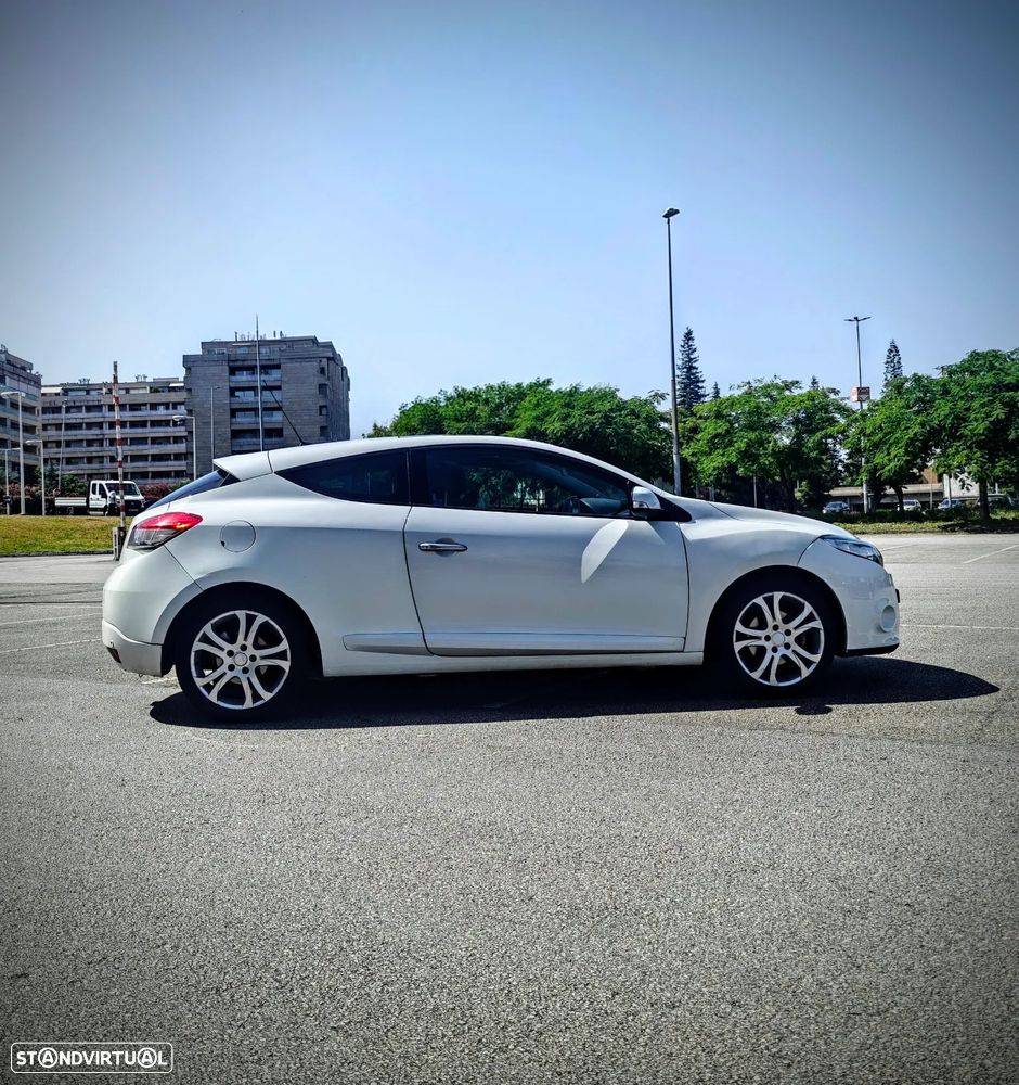 Renault Mégane Coupe Energy dCi 110 FAP Start & Stop GT Line - 22