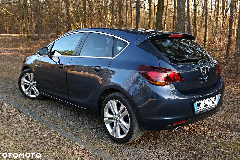 Opel Astra 1.6 Turbo - 25