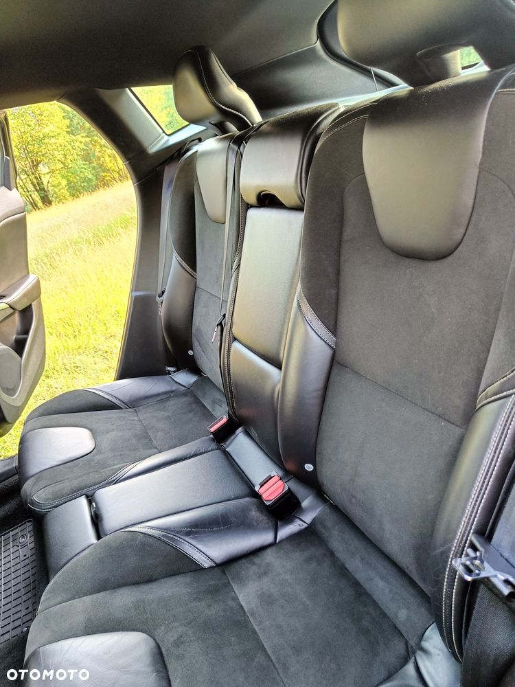 Volvo V40 D4 Drive-E R-Design Momentum - 24