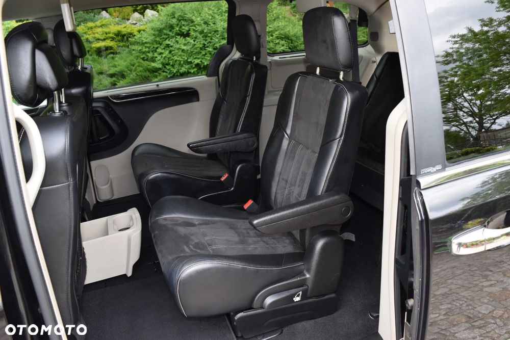 Lancia Voyager 2.8 Multijet 16v Platinum - 15
