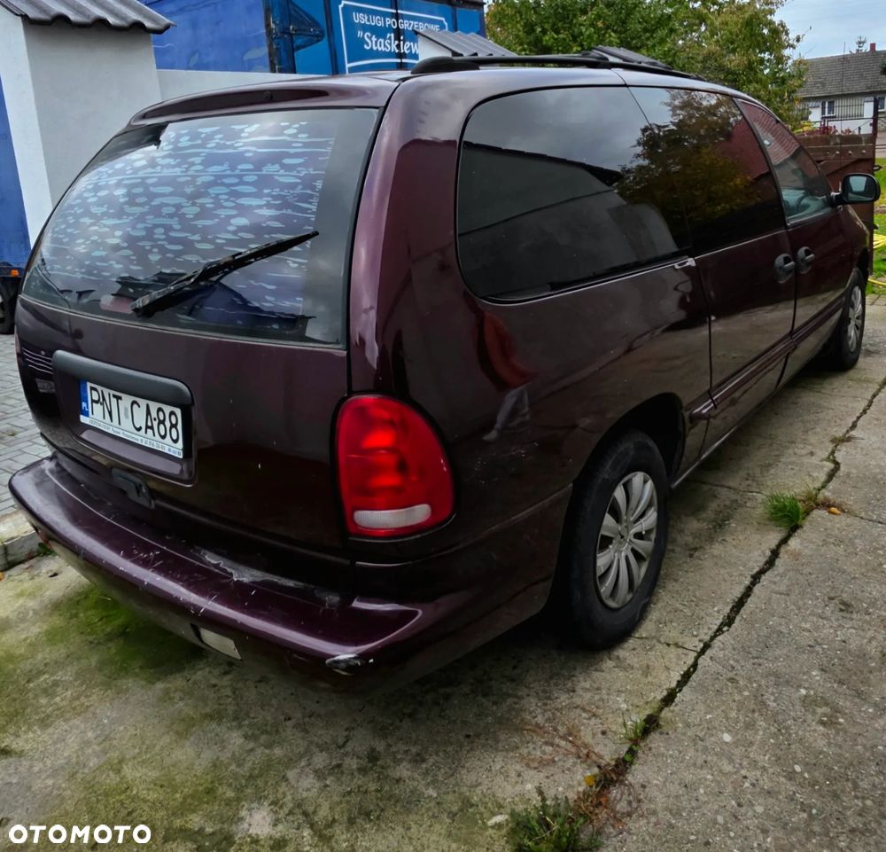Dodge Grand Caravan Base 3.3 - 2