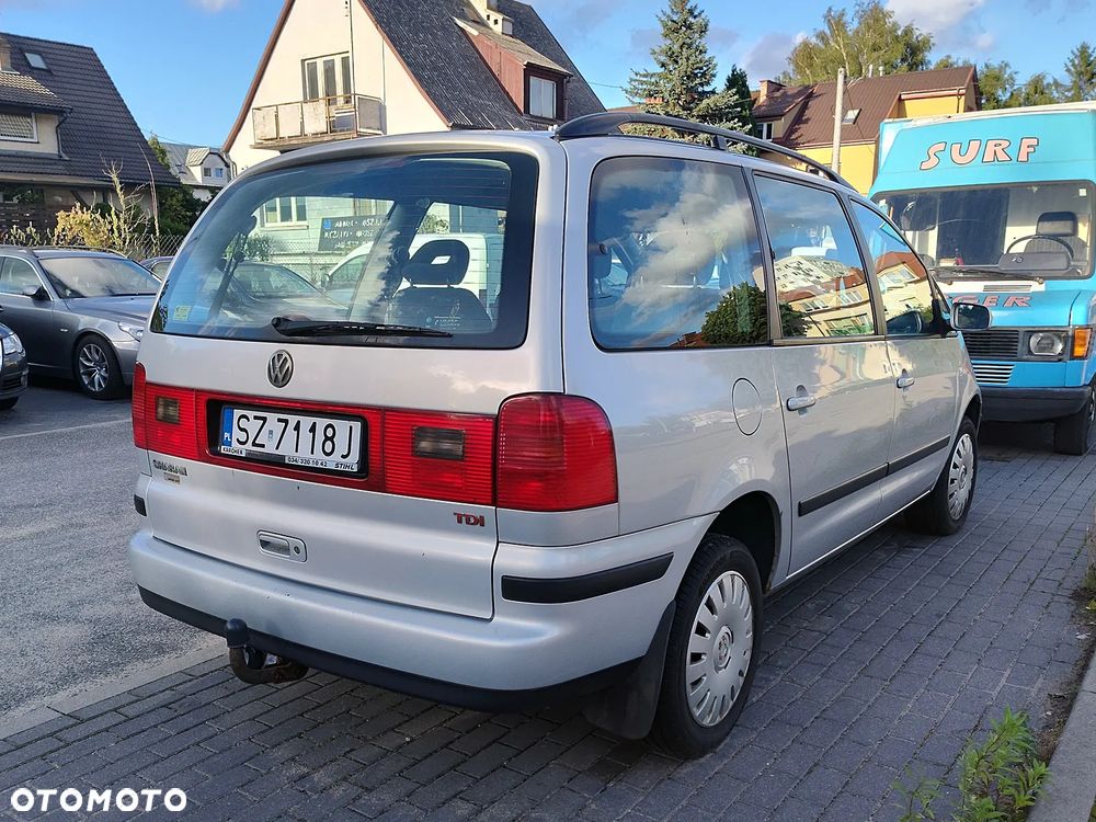 Volkswagen Sharan 1.9 TDI Comfortline - 9