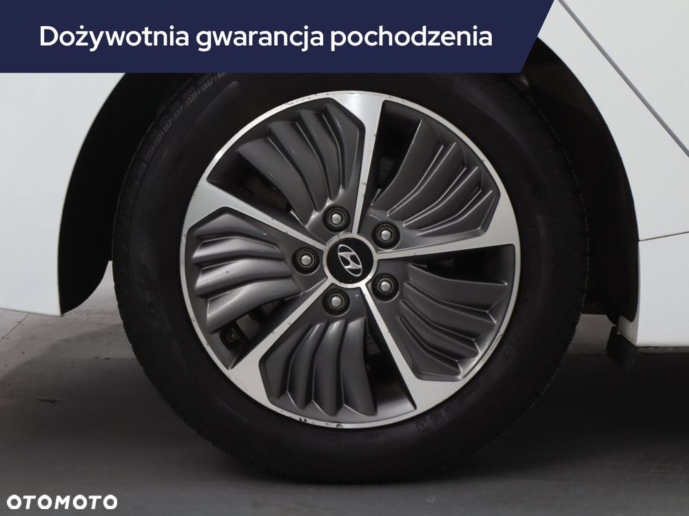 Hyundai IONIQ - 17