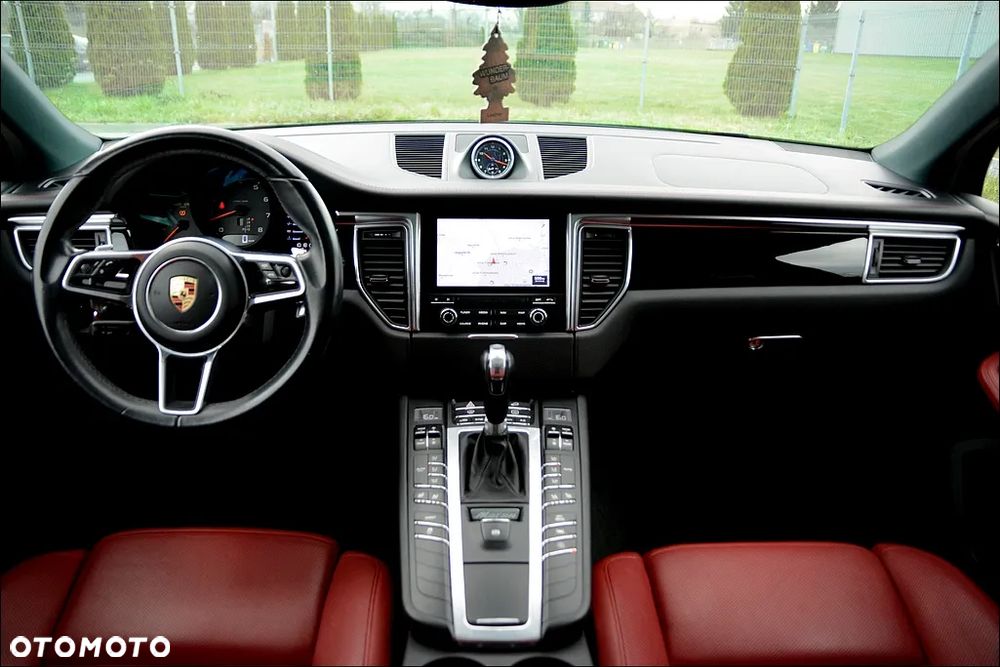 Porsche Macan Standard - 24