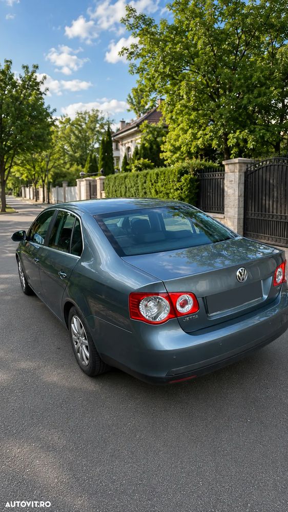 Volkswagen Jetta - 1