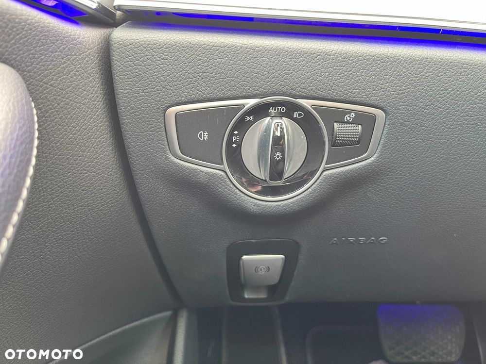 Mercedes-Benz Klasa E - 27