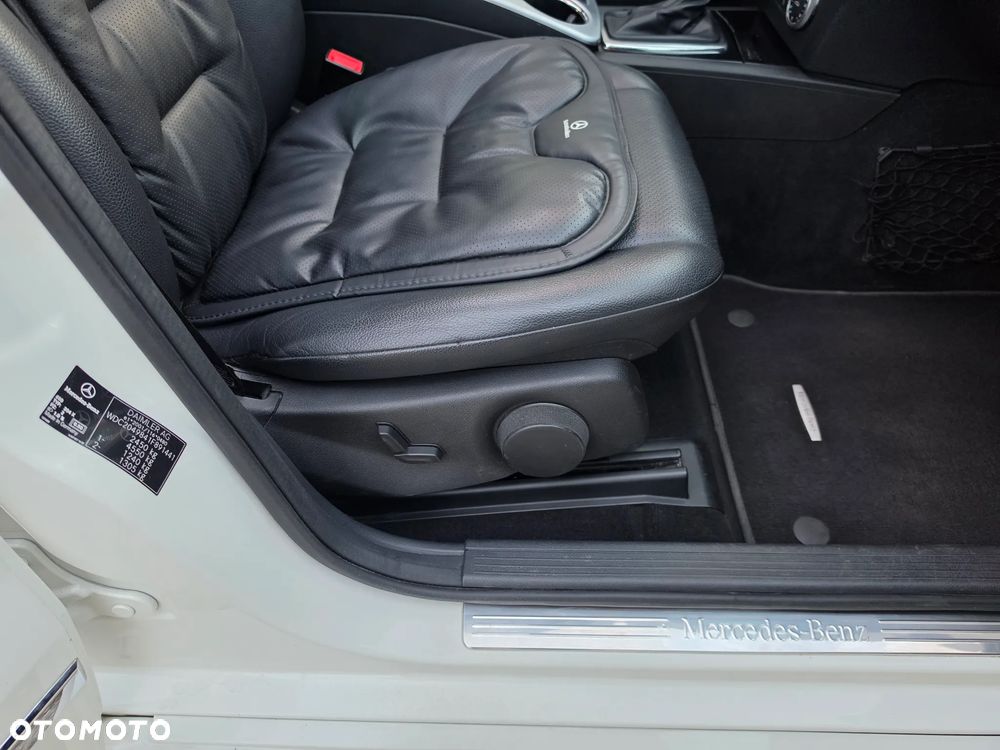 Mercedes-Benz GLK 220 CDI DPF 4Matic BlueEFFICIENCY 7G-TRONIC - 22