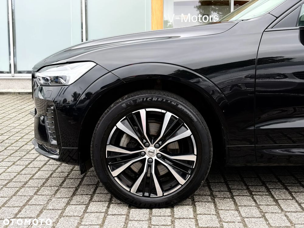 Volvo XC 60 B4 D AWD Plus Dark - 4