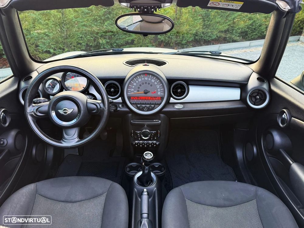 MINI Cabrio Cooper D - 13