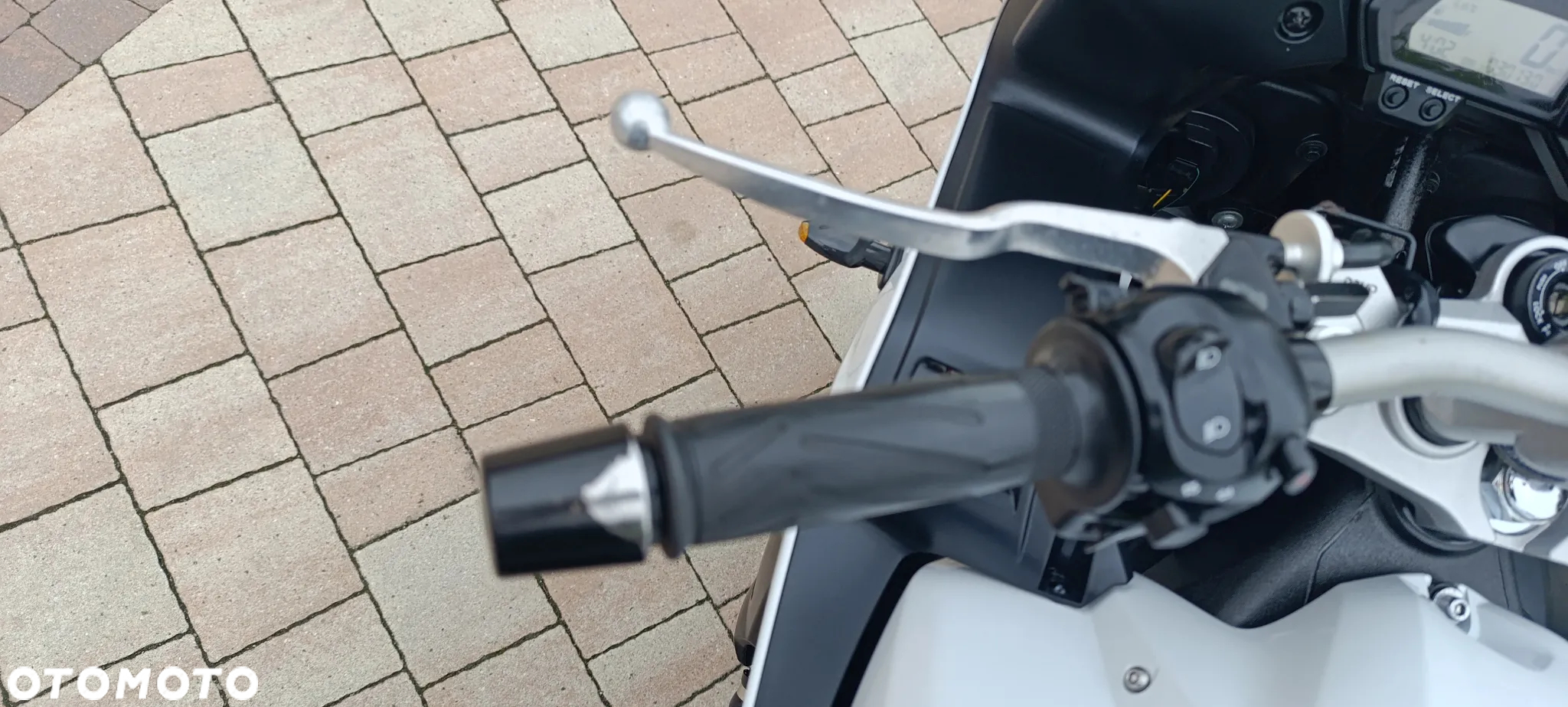 Yamaha FZ - 13