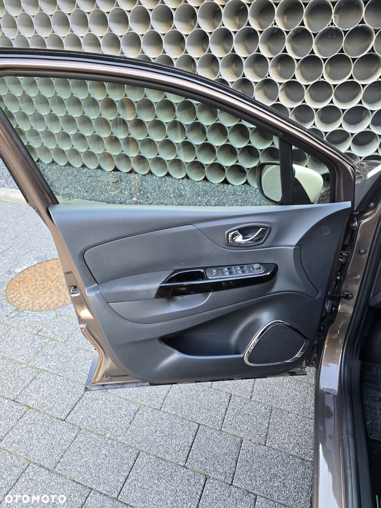 Renault Captur 1.2 TCe Helly Hansen EDC - 16