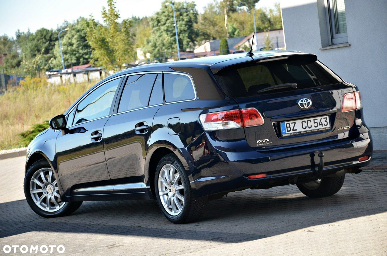 Toyota Avensis - 12