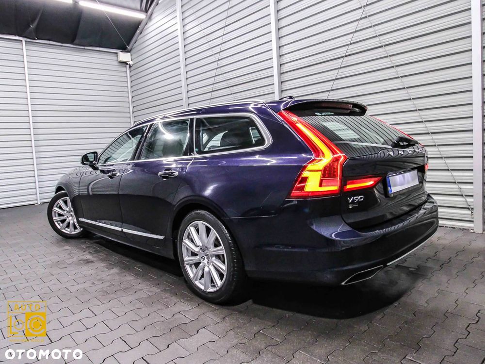 Volvo V90 D4 AWD Inscription - 4
