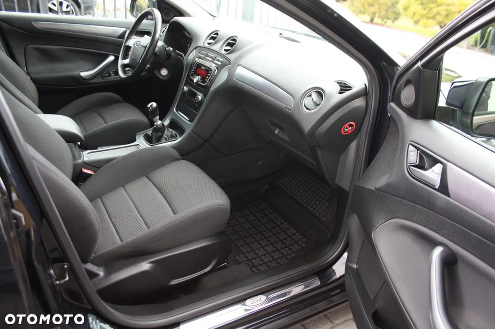 Ford Mondeo 1.6 T Ambiente - 8