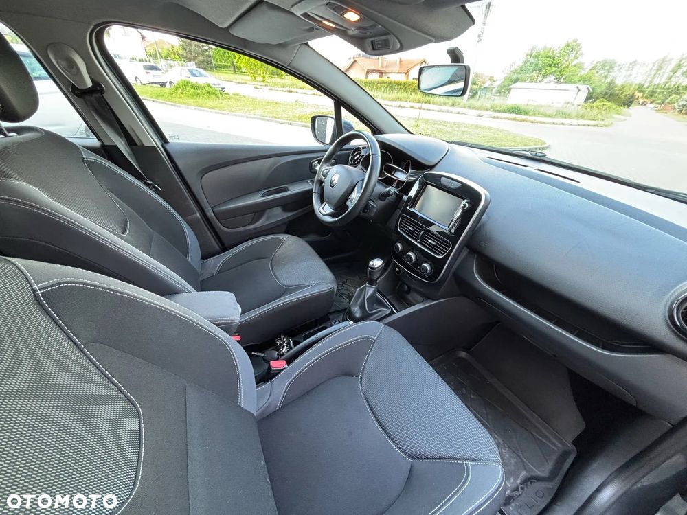Renault Clio 1.2 16V 75 Life - 26