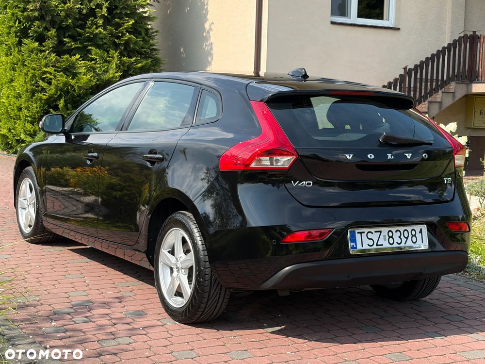 Volvo V40 T2 Momentum - 21