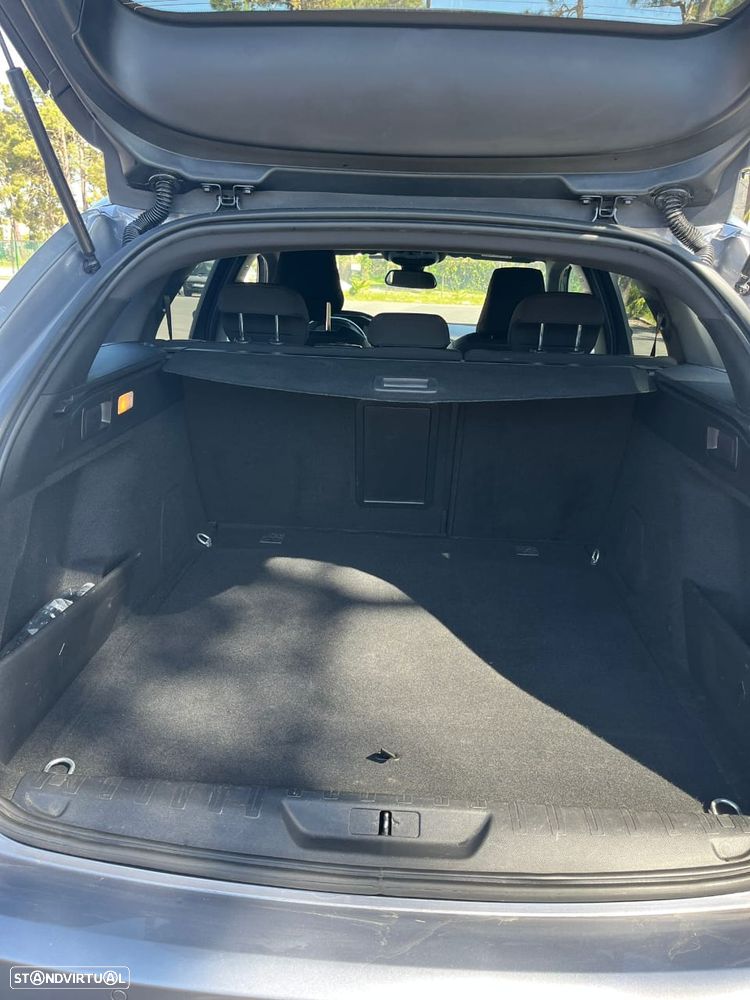 Peugeot 208 - 4