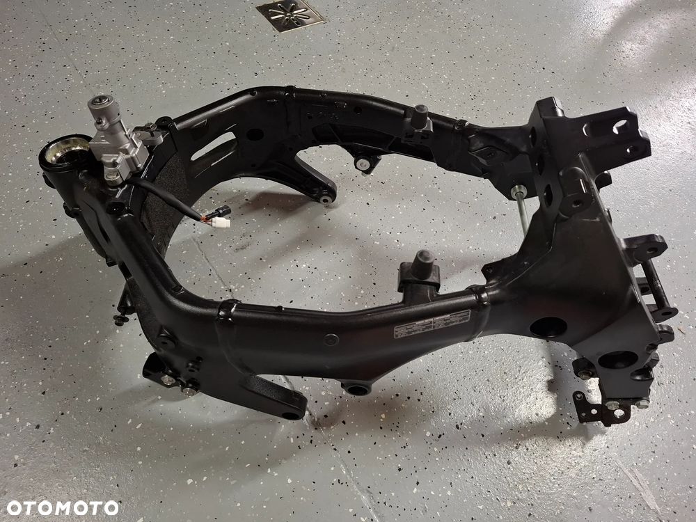 Suzuki GSXS 950 1000 rama - 6