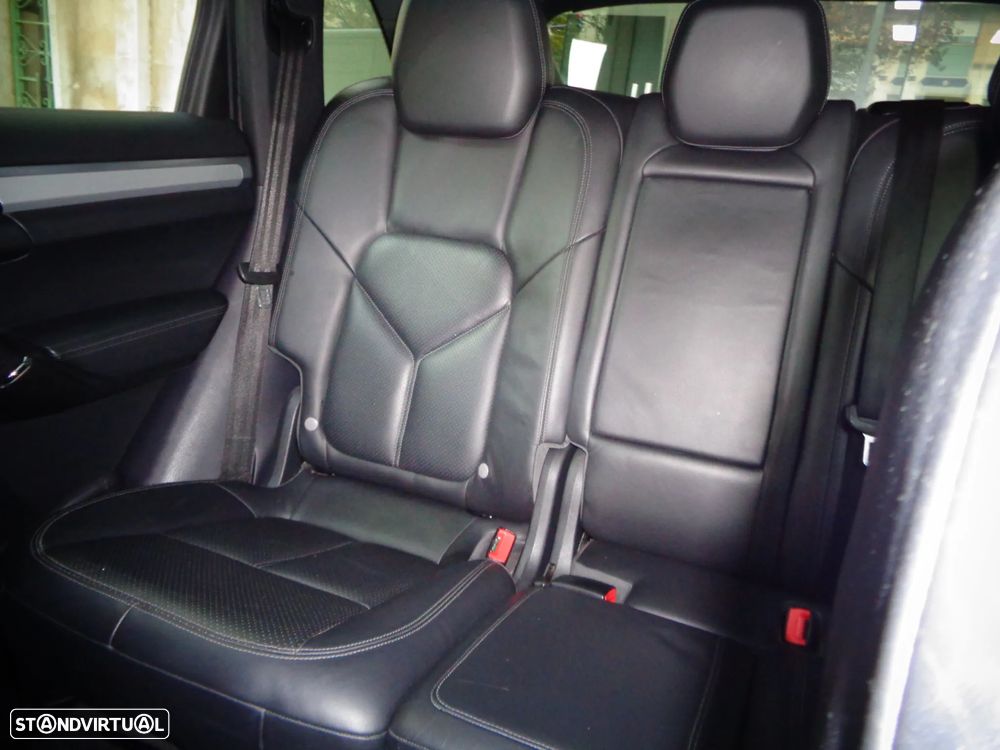 Porsche Cayenne S - 19