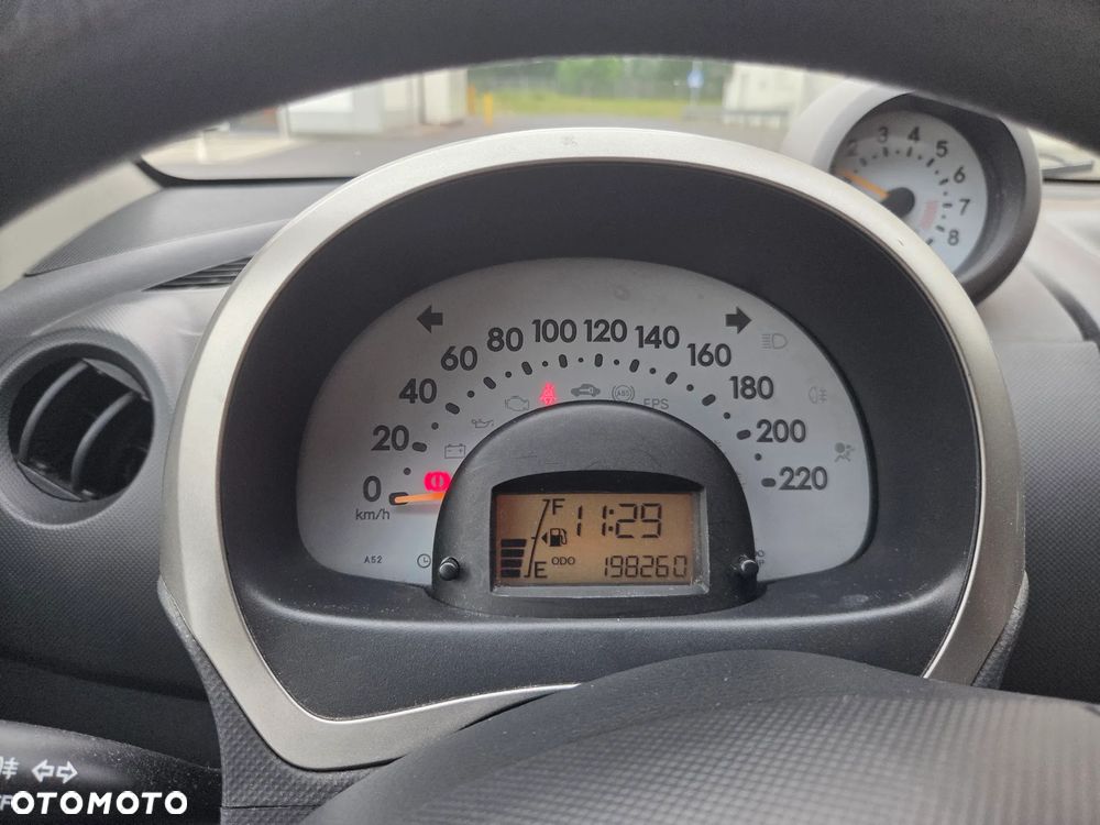 Daihatsu Sirion 1.3 - 4