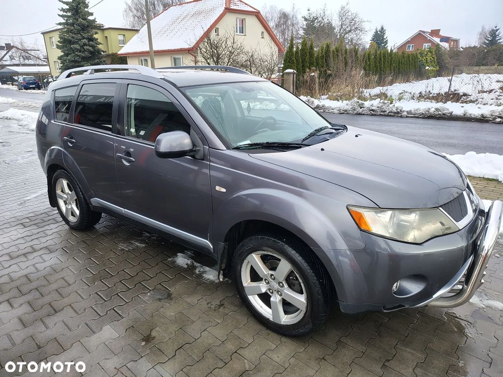 Mitsubishi Outlander 2.0 DID Intense + SE - 3