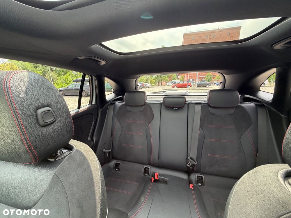 Mercedes-Benz GLA 200 d AMG Line - 16
