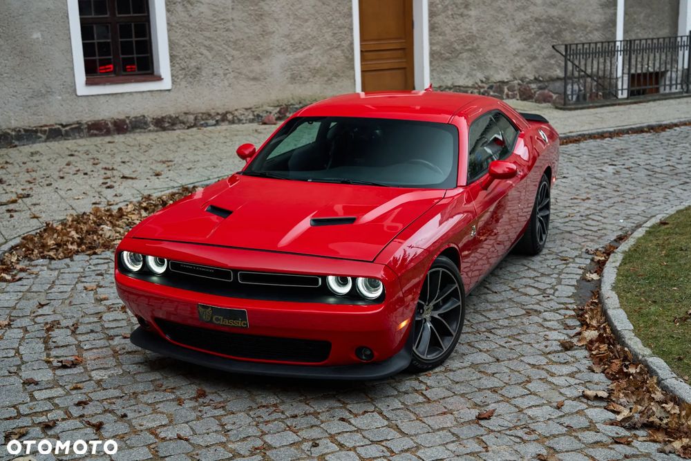Dodge Challenger - 36