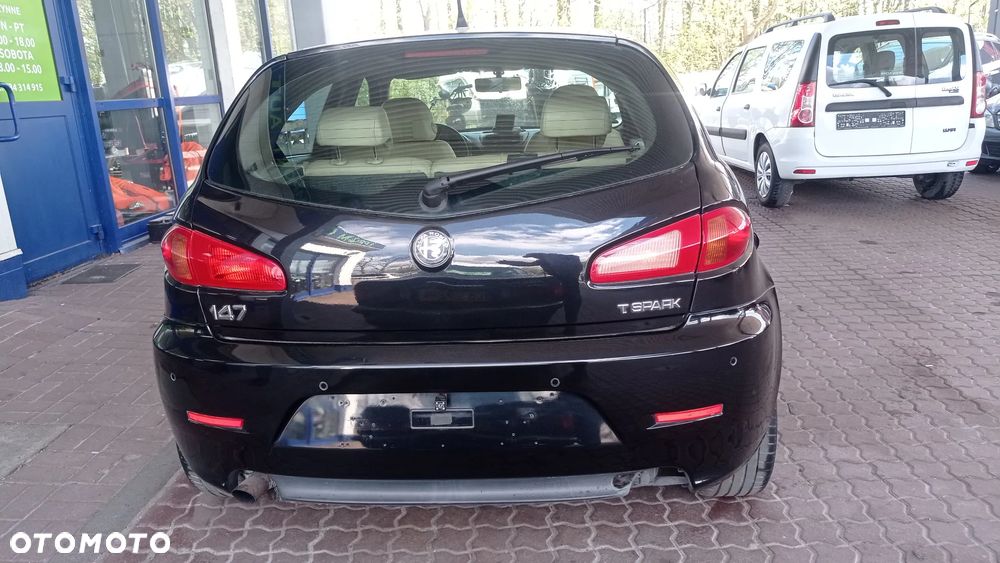 Alfa Romeo 147 1.6 Twin Spark ECO Eleganza - 17