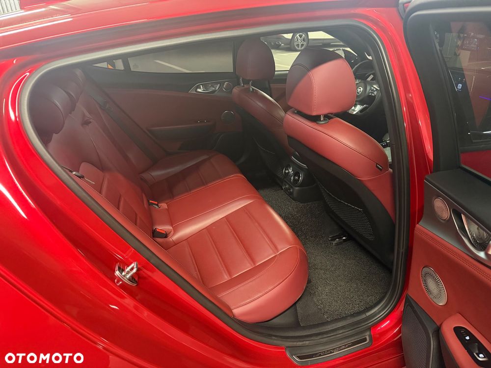Kia Stinger - 23