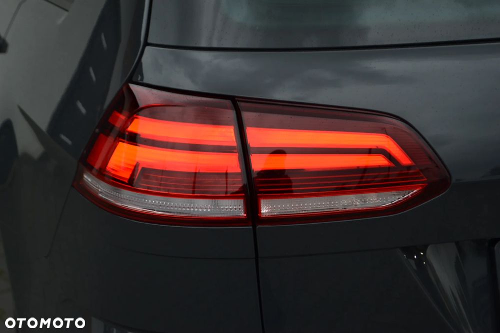 Volkswagen Golf - 12