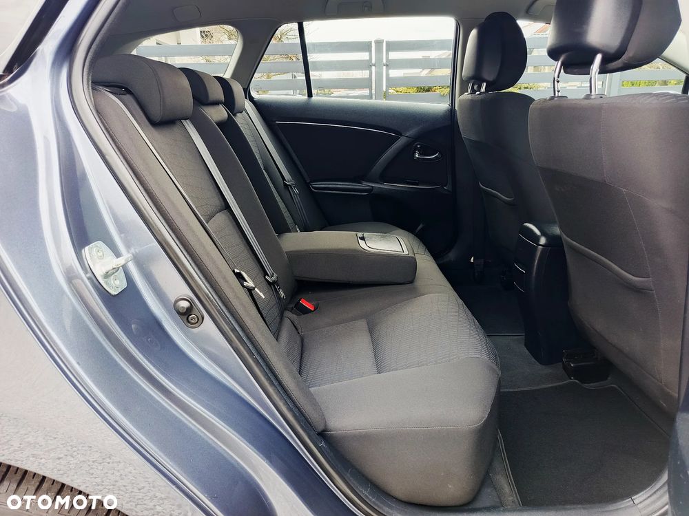 Toyota Avensis 1.8 Executive - 24