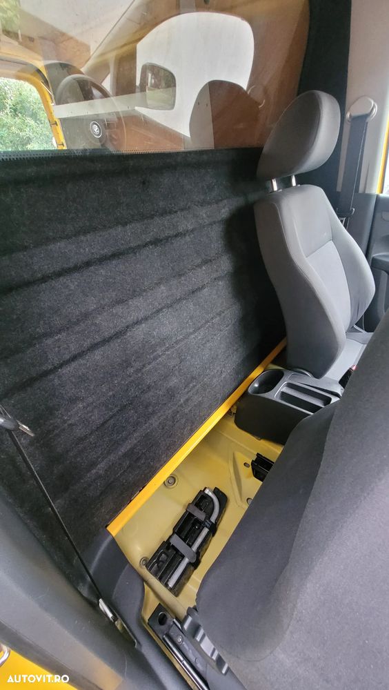 Volkswagen Caddy 1.6 TDI BlueMotion - 24
